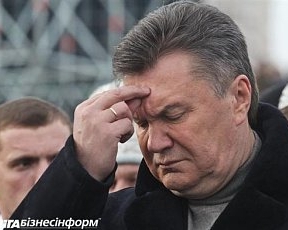 Янукович с Пшонкой помолился в Лавре за Украину 