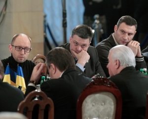 Янукович экстренно созывает на переговоры тройку оппозиционеров. Встреча в 13:45