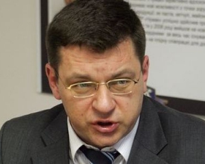 "Президент має щодня проводити переговори. У нього не повинно бути інших справ" - екс-мер Черкас