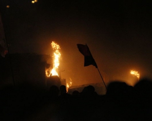 МВД сообщило о поджоге активистами дома на Грушевского и захвате телеканала