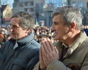 В Івано-Франківську тисячі людей вийшли на попереджувальний страйк