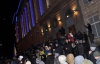Міліціонер викинув з четвертого поверху Черкаської ОДА вазон на мітингувальницю