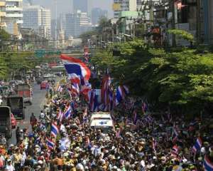 В Таиланде запретили массовые собрания численностью более пяти человек
