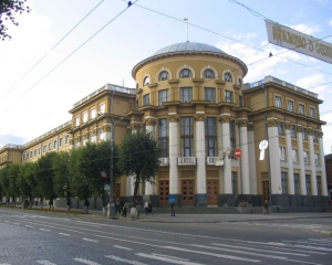 Близько тисячі людей штурмом взяли сесійну залу Вінницької облради