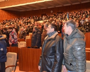 В Полтавской и Тернопольской областях запретили Партию регионов и КПУ