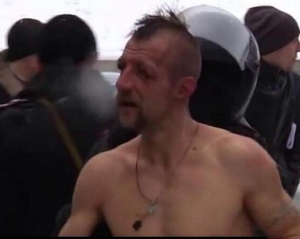 Міліціонер, який виклав в мережу відео зі знущаннями над Михайлом Гаврилюком, втік з країни від переслідувань