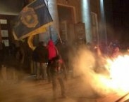 У Коломиї активісти розгромили офіси Партії регіонів