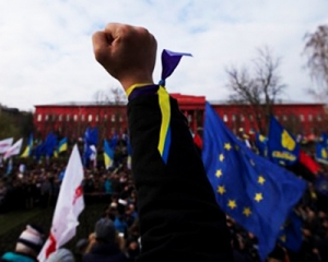 Майдан не разойдется, пока Янукович не подаст в отставку - психолог