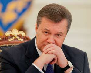 Янукович принял отставку Азарова и Кабинета Министров