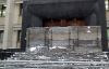 Входы в Одесскую ОГА перекрыли бетонными блоками, а окна - мебелью и деревянными щитами
