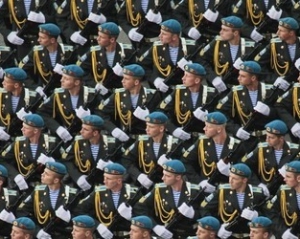 Генштаб давит на командиров воинских частей: должны писать письма Януковичу с призывами &quot;остановить экстремизм&quot;. Документ