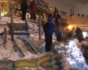Євромайдан, попри перемир&#039;я, продовжує охороняти позиції