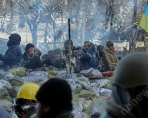 На Майдані вшановують Героїв Крут