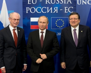 Европа увидела, что Путин готов &quot;дружить&quot; с украинской оппозицией - Le Figaro