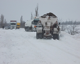 Через штормовий вітер і хуртовини заблокований рух у чотирьох областях