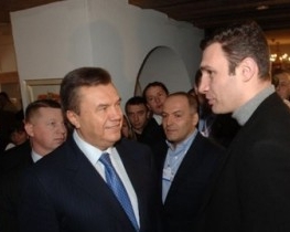 Кличко поехал убеждать Януковича возвращатся к старой Конституции