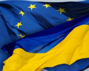 Уже свыше 90 украинских дипломатов выразили солидарность с Евромайданом