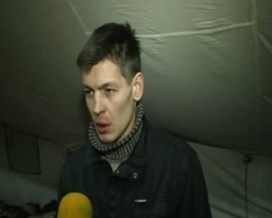 Активист Майдана говорит, что признался в ношении оружия после пыток в милиции