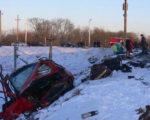 Семьи погибших в железнодорожной аварии под Сумами получат по 100 тыс. грн