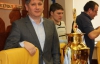 Ковалець показав Кубок Співдружності із синьо-жовтими стрічками