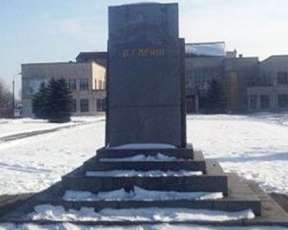 На Хмельнитчине разрушили памятник Ленину