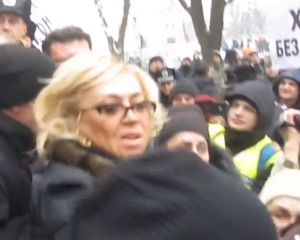 У Донецьку агресивні прихильники ПР напали на нардепів від опозиції