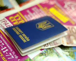 Українським студентам і журналістам відмінять візи в Європу