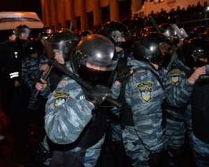 Перед разгромом Евромайдана &quot;Беркут&quot; полночи пьянствовал - нардеп