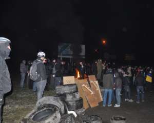 В Черкасской области народные самообороновцы задержали автобус с &quot;Беркутом&quot;