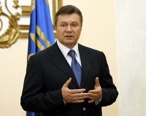 Янукович согласился на досрочные выборы, Конституцию 2004 и новое правительство