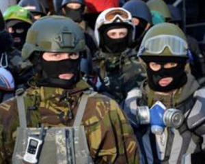 В Ровно представителей &quot;Правого сектора&quot; просят снять маски