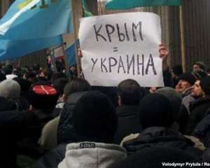 Парламент Криму поки не штурмуватимуть, на 14.00 збирається позачергова сесія