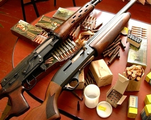 На Киевщине банда в масках похитила оружие союза охотников