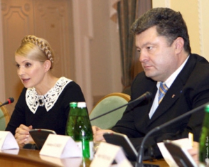 Порошенко у избирателей имеет меньше негативных ассоциаций, чем Тимошенко - политолог