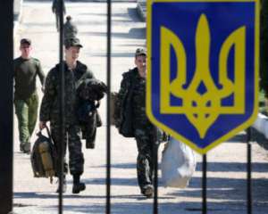 З Криму на материк вирушили півтисячі українських військових з сім&#039;ями