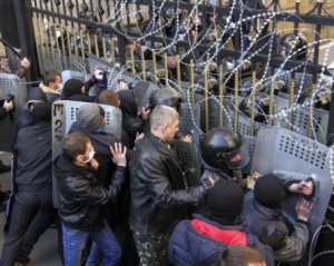 У Донецьку сепаратисти захопили СБУ - ЗМІ