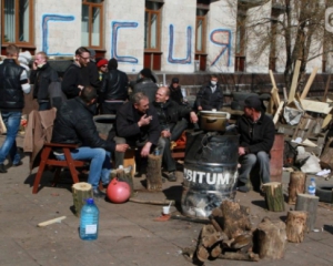 Міліція &quot;здала&quot; Донецьку ОДА сепаратистам