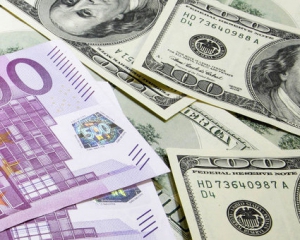 Доллар на межбанке подскочил до 12,45, а евро - 17,17 гривны