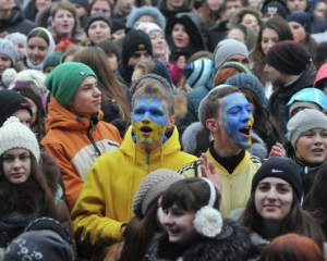 У Донецьку вільно говорять російською, але бояться "бандерівців" - опитування