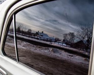 Крымских автомобилистов под дулом автомата просят снять тонировку со стекол с машины