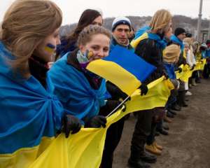 Сьогодні українці утворять величезний живий &quot;ланцюг єдності&quot;