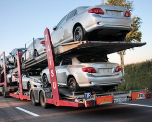 В Раде предлагают на три месяца прекратить импорт автомобилей