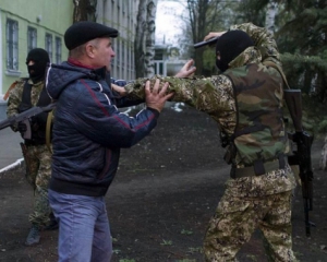 В Славянске убили одного офицера СБУ, еще троих — ранили