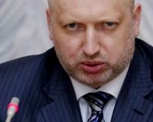 Турчинов подписал указ о начале антитеррористической операции с участием ВСУ