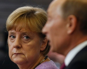 Меркель набридли розмови Путіна про &quot;загони самооборони&quot; - екс-міністр оборони Німеччини