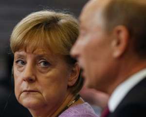 Меркель надоели разговоры Путина о &quot;отрядах самообороны&quot; - экс-министр обороны Германии