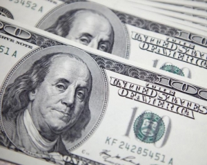 На межбанке курс доллара потерял сразу 85 копеек