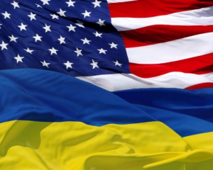 США обеспечит украинскую армию медикаментами и шлемами