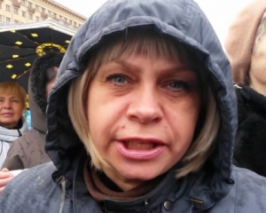 Медика, яка добивала ногами активіста Євромайдану, посадили під домашній арешт