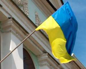 На здании Меджлиса в Симферополе развевается флаг Украины